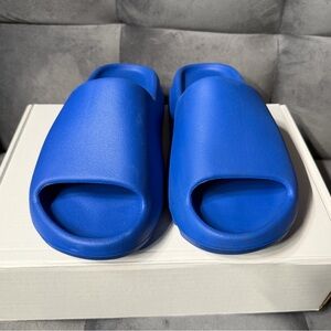 Adidas Yeezy Slide Azure Blue Size 9 Men’s Preowned